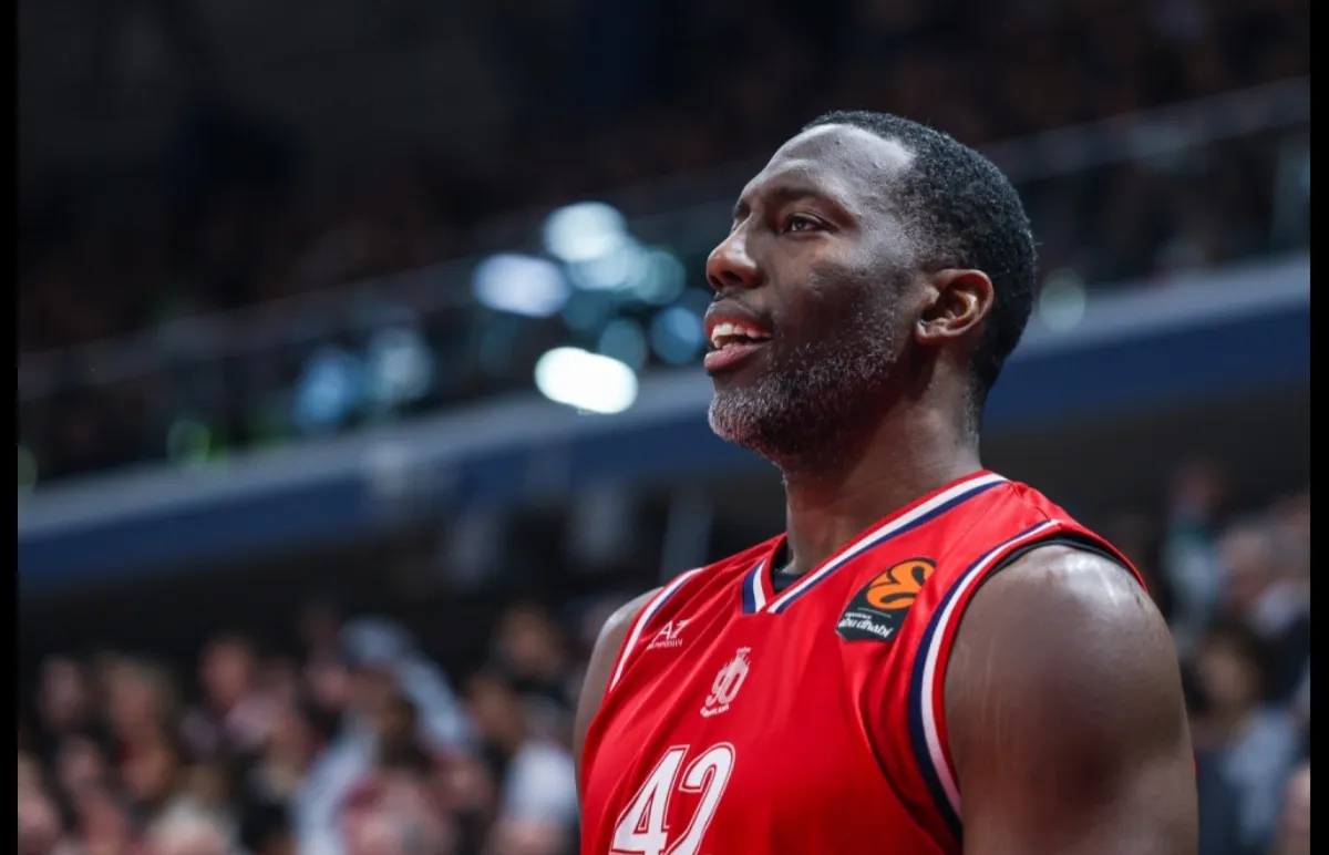 "Olimpiakos" iki keçmiş basketbolçusunu heyətinə qaytardı