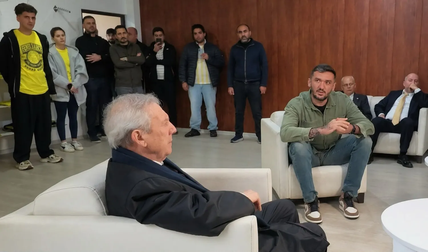 Amil Həmzəyev "Fənərbağça"nın prezidenti ilə görüşdü