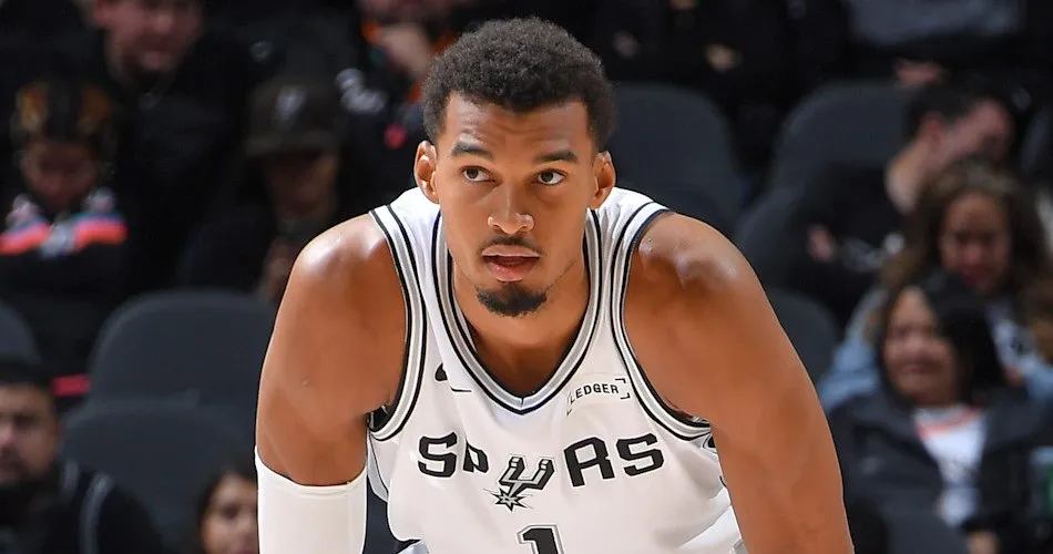 Vembanyama "San Antonio Spörs"ü Fransaya aparıb